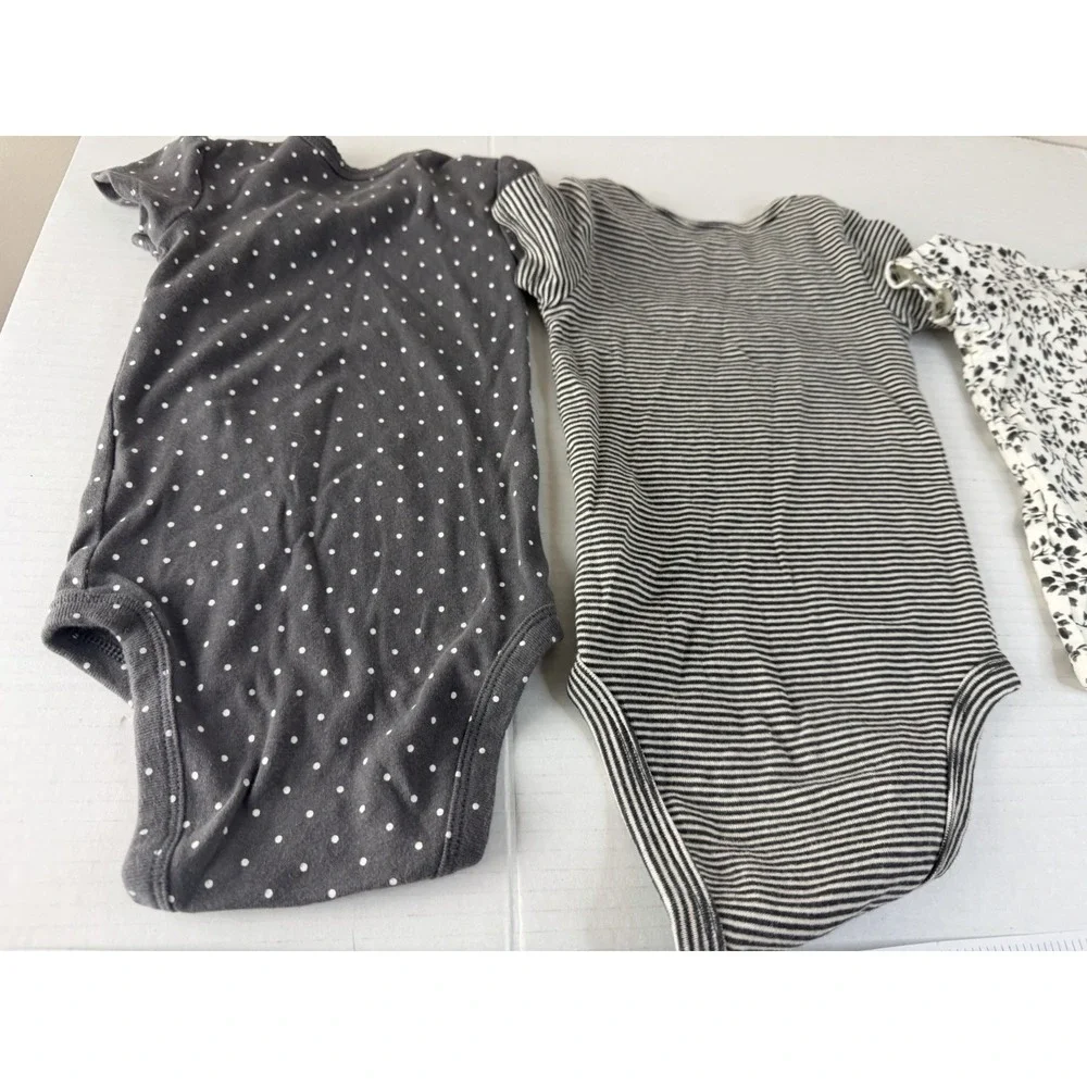 Carter's Baby Girl 4-Pack Bodysuits Black White Polka dot Stripes Floral 6 Mos